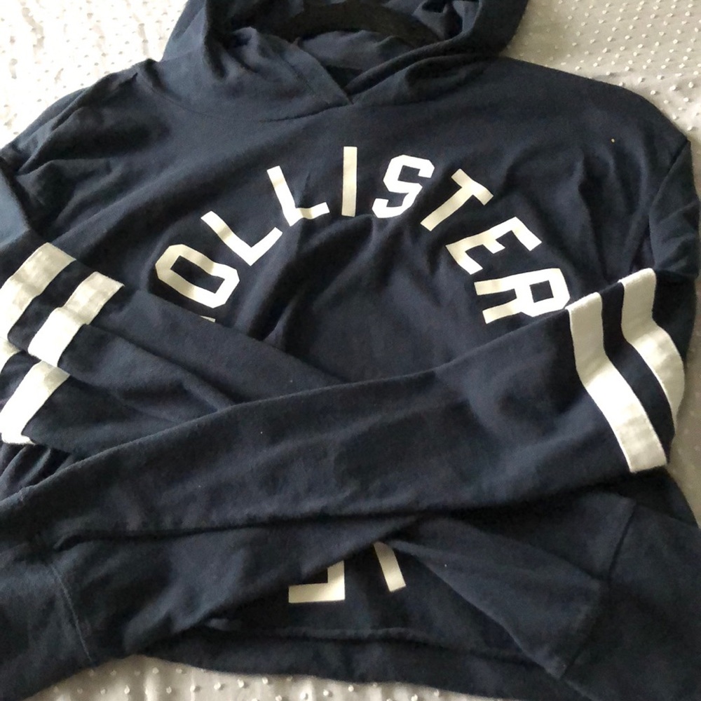 Long sleeve crop top with hood